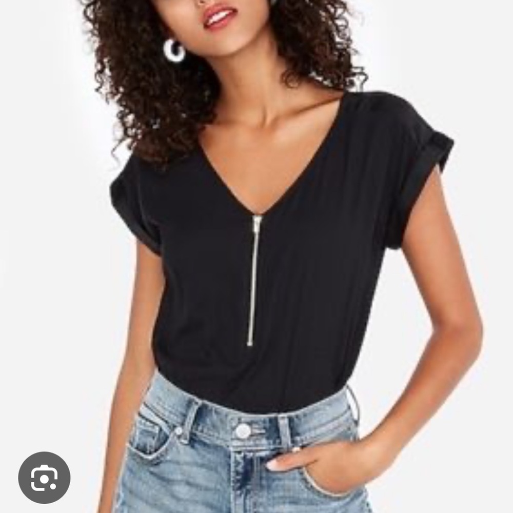 EXPRESS  'Gramercy' Black/White Striped Silky VNeck Blouse